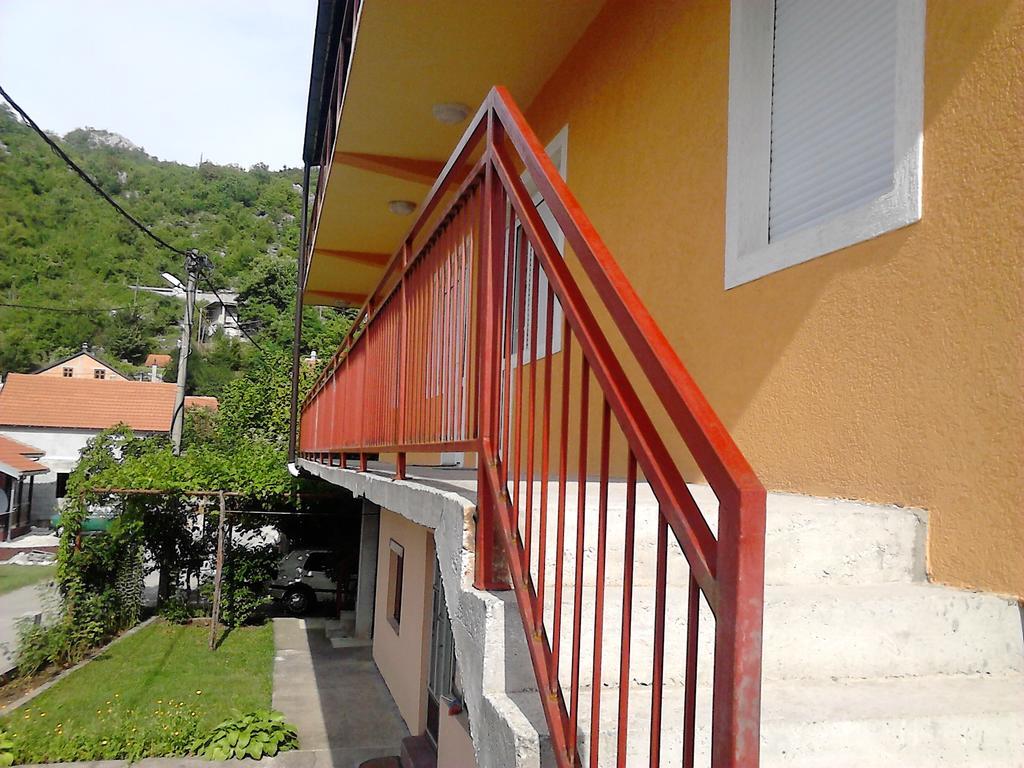 Apartments Mirkovic ツェティニェ エクステリア 写真